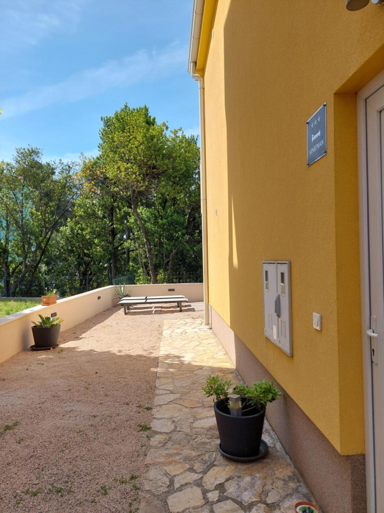 Spacious Apartment Close To The Sea In Split Area Kaštela Extérieur photo